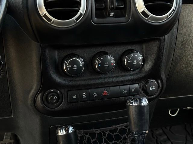 Used 2018 Jeep Wrangler Unlimited Sahara w/ Connectivity Group image 23