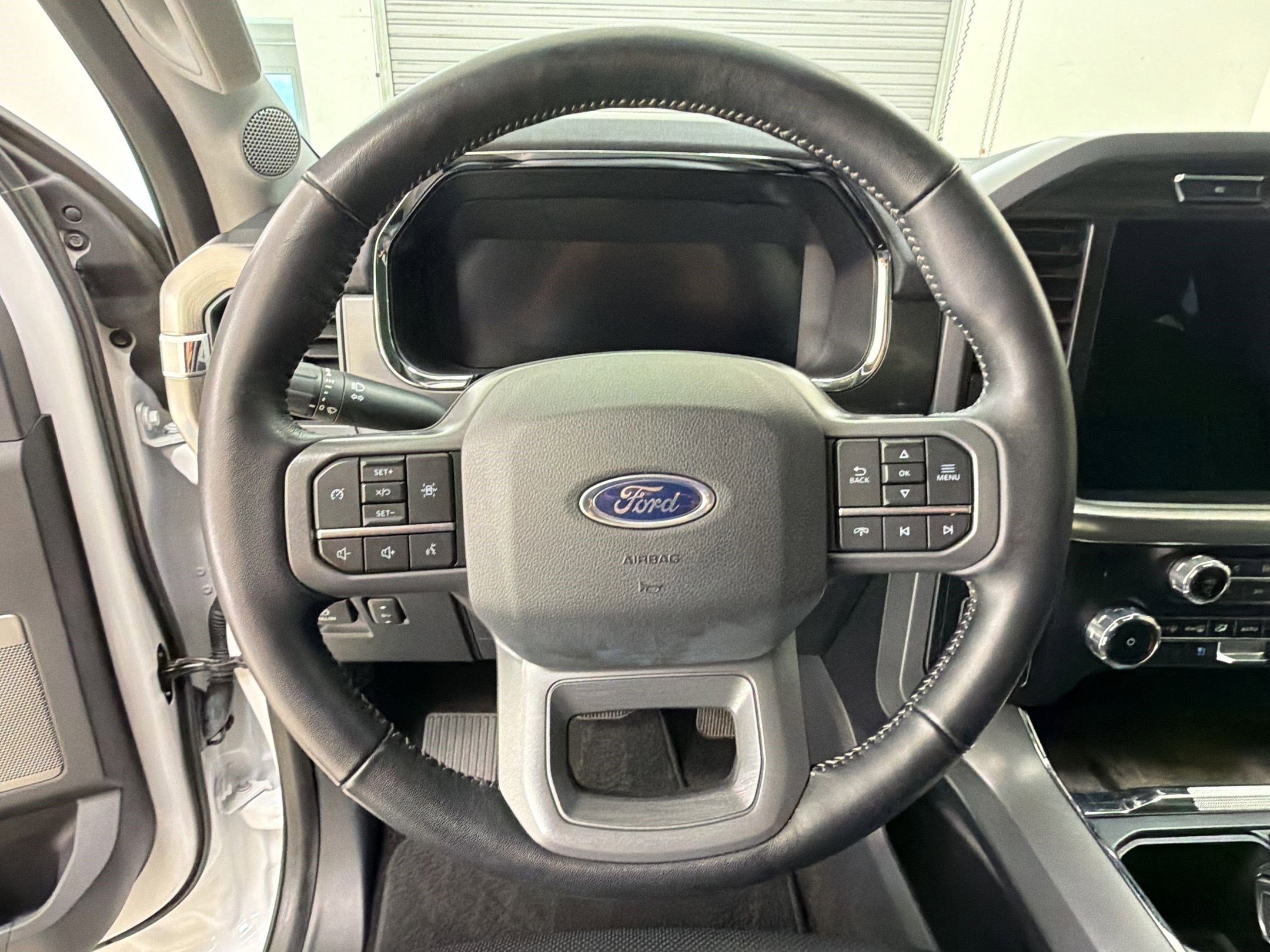 Certified 2023 Ford F150 Lariat w/ Trailer Tow Package AWD/4WD image 17