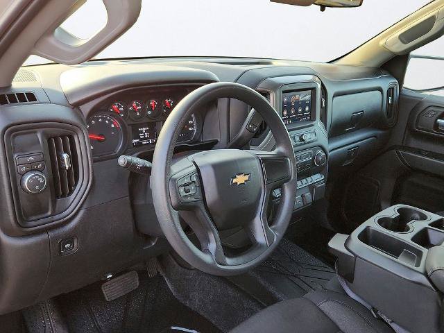 Used 2026 Chevrolet Silverado 1500 Custom w/ LPO, Dark Essentials Package RWD image 9