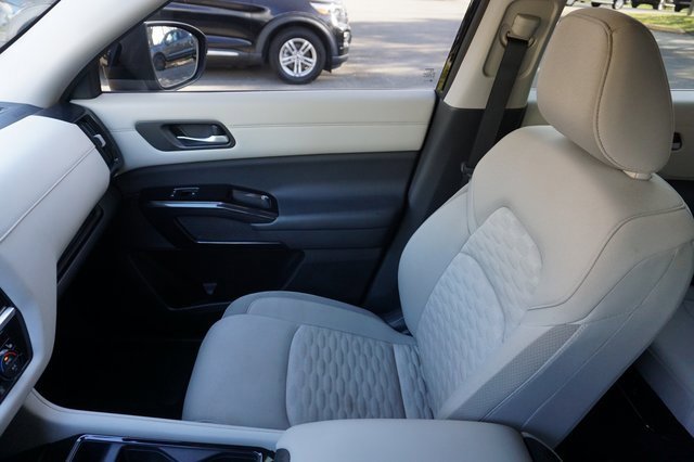 Used 2022 Nissan Pathfinder SV image 21