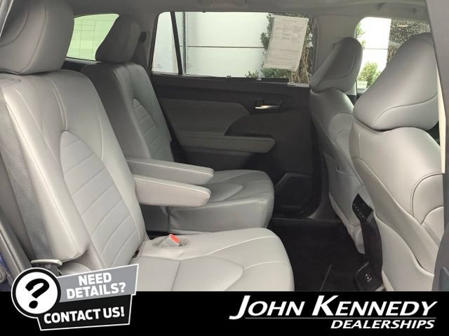 Used 2022 Toyota Highlander XLE AWD/4WD image 27