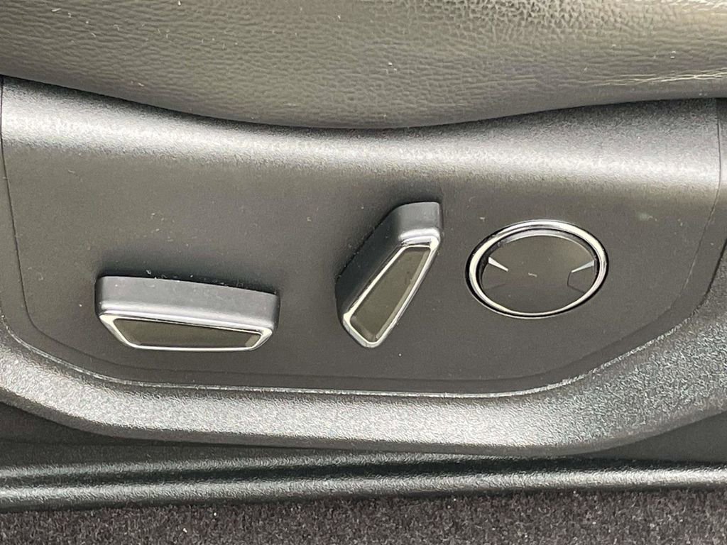 Certified 2018 Ford F150 Lariat w/ Equipment Group 502A Luxury image 14