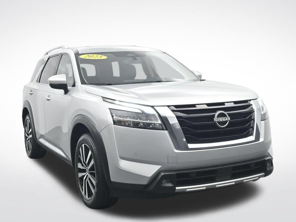 Used 2023 Nissan Pathfinder Platinum AWD/4WD image 3