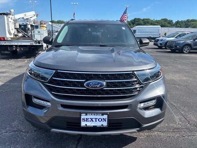 Certified 2021 Ford Explorer XLT w/ Equipment Group 202A AWD/4WD image 2