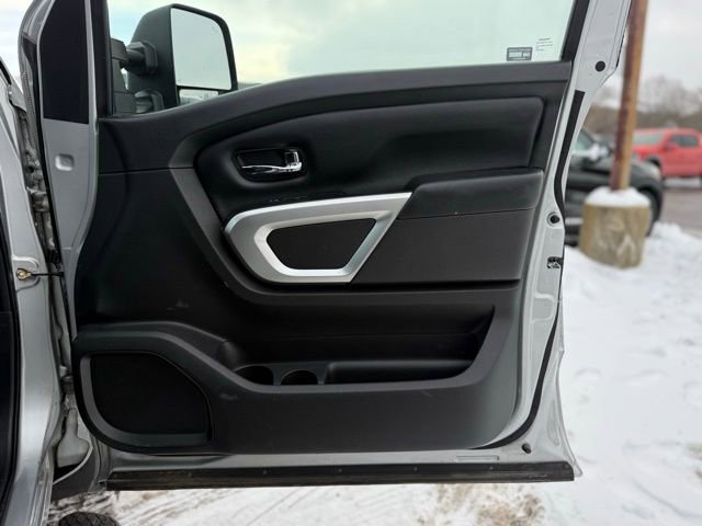 Used 2016 Nissan Titan XD image 12