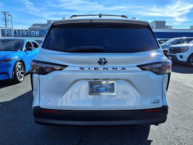 Used 2023 Toyota Sienna XLE w/ XLE Plus Package image 17