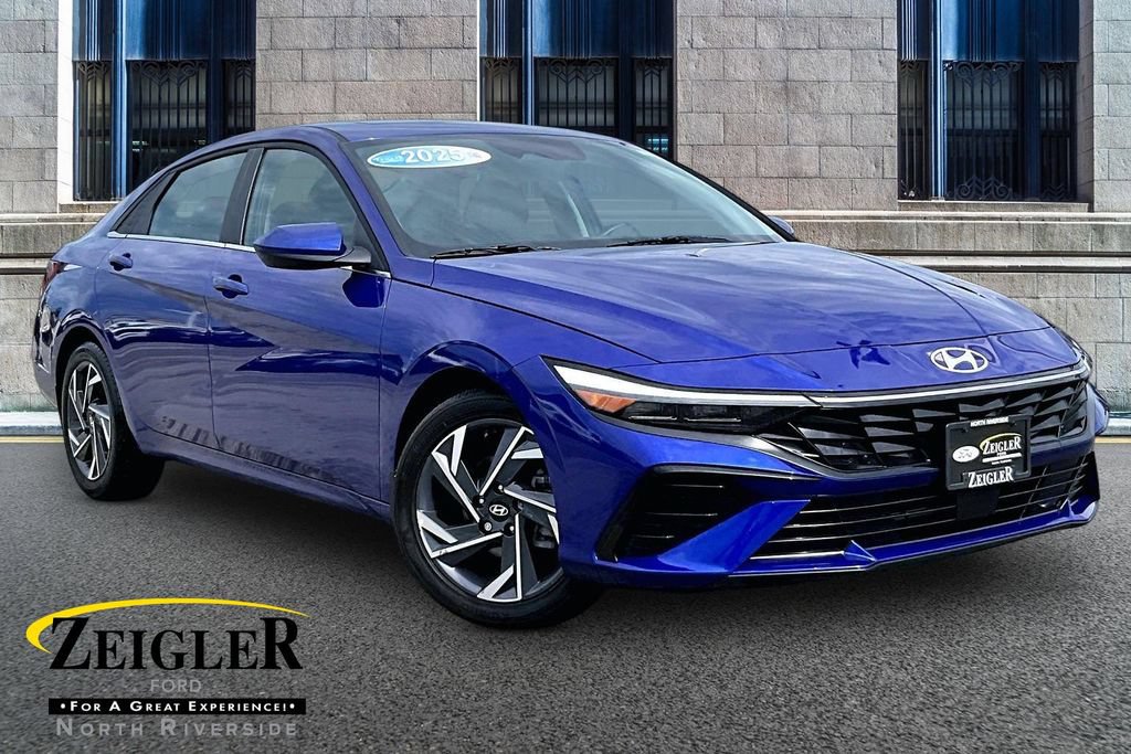 Used 2025 Hyundai Elantra SEL FWD image 1