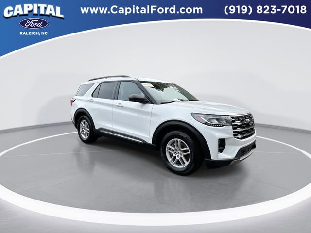 Certified 2025 Ford Explorer Active w/ Active Comfort Package RWD image 2