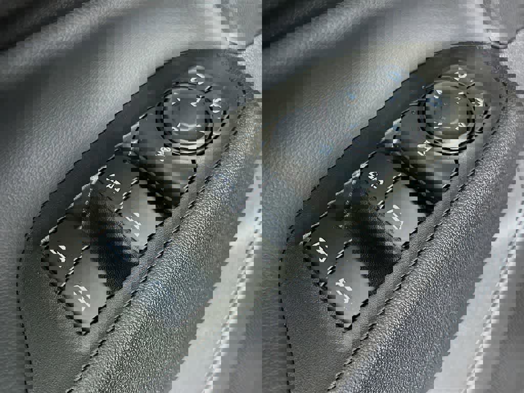 Used 2024 Chevrolet Equinox LT image 29