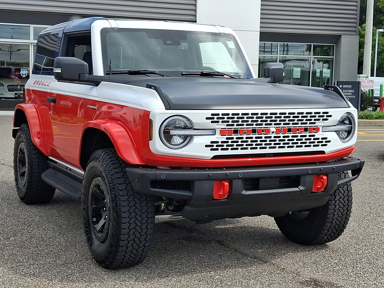 Certified 2025 Ford Bronco Stroppe Edition AWD/4WD image 2