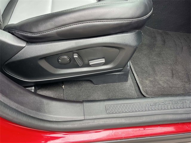 Certified 2022 Ford Explorer XLT w/ Equipment Group 202A image 26