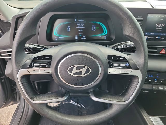 Used 2025 Hyundai Elantra Hybrid FWD image 25
