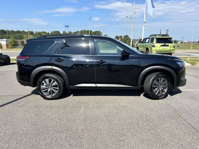 Used 2025 Nissan Pathfinder SV AWD/4WD image 2