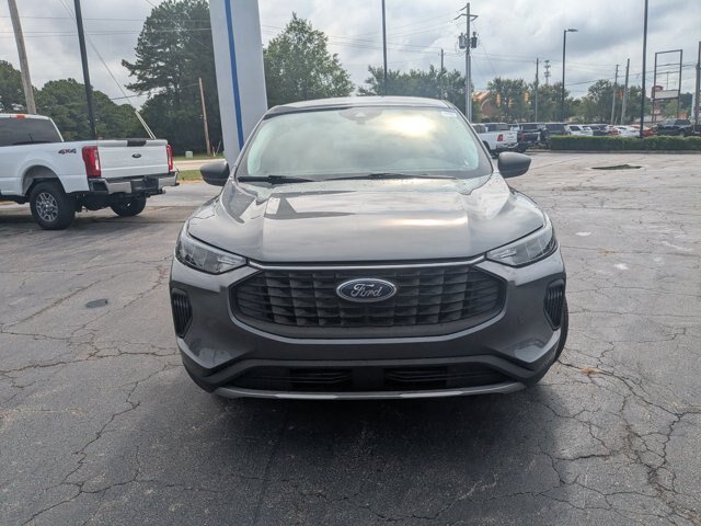 Certified 2025 Ford Escape Active w/ Cold Weather Package FWD image 3