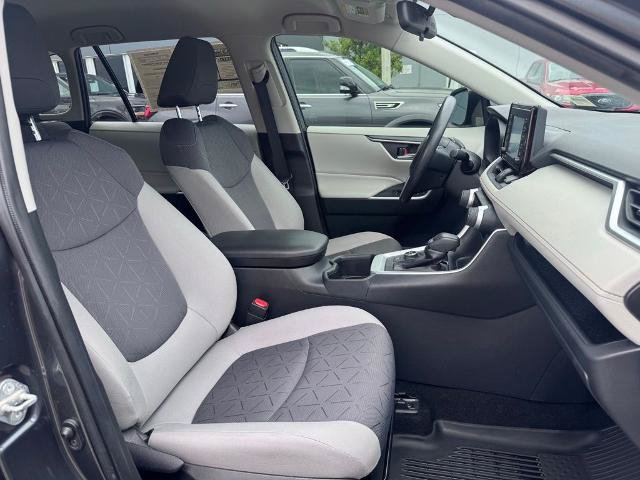 Used 2022 Toyota RAV4 XLE AWD/4WD image 20