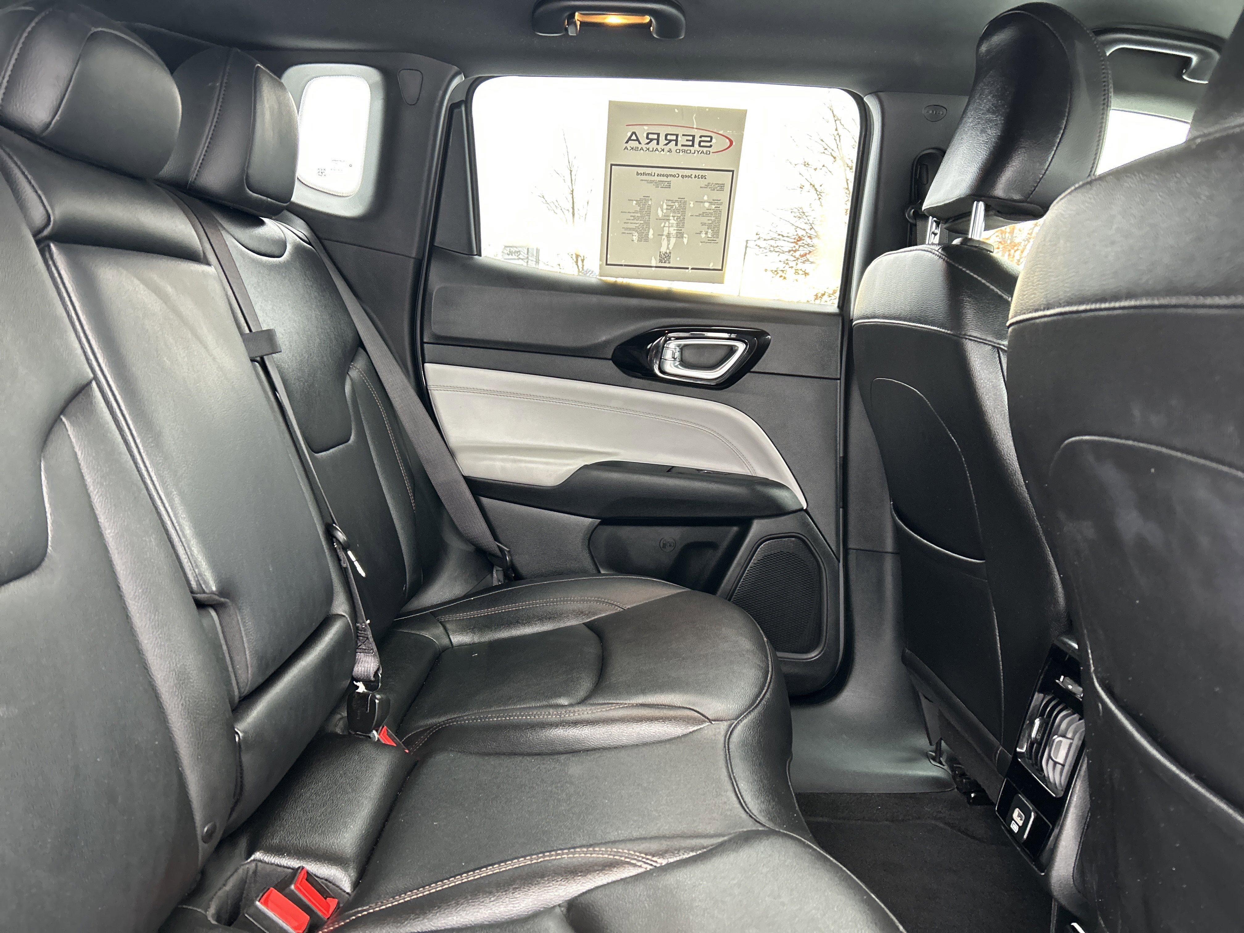 Used 2024 Jeep Compass Limited image 11