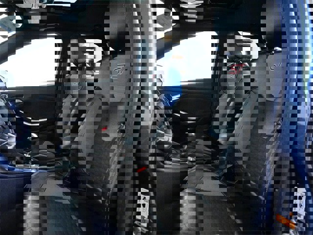 Certified 2018 Ford Focus ST w/ Equipment Group 401A image 17