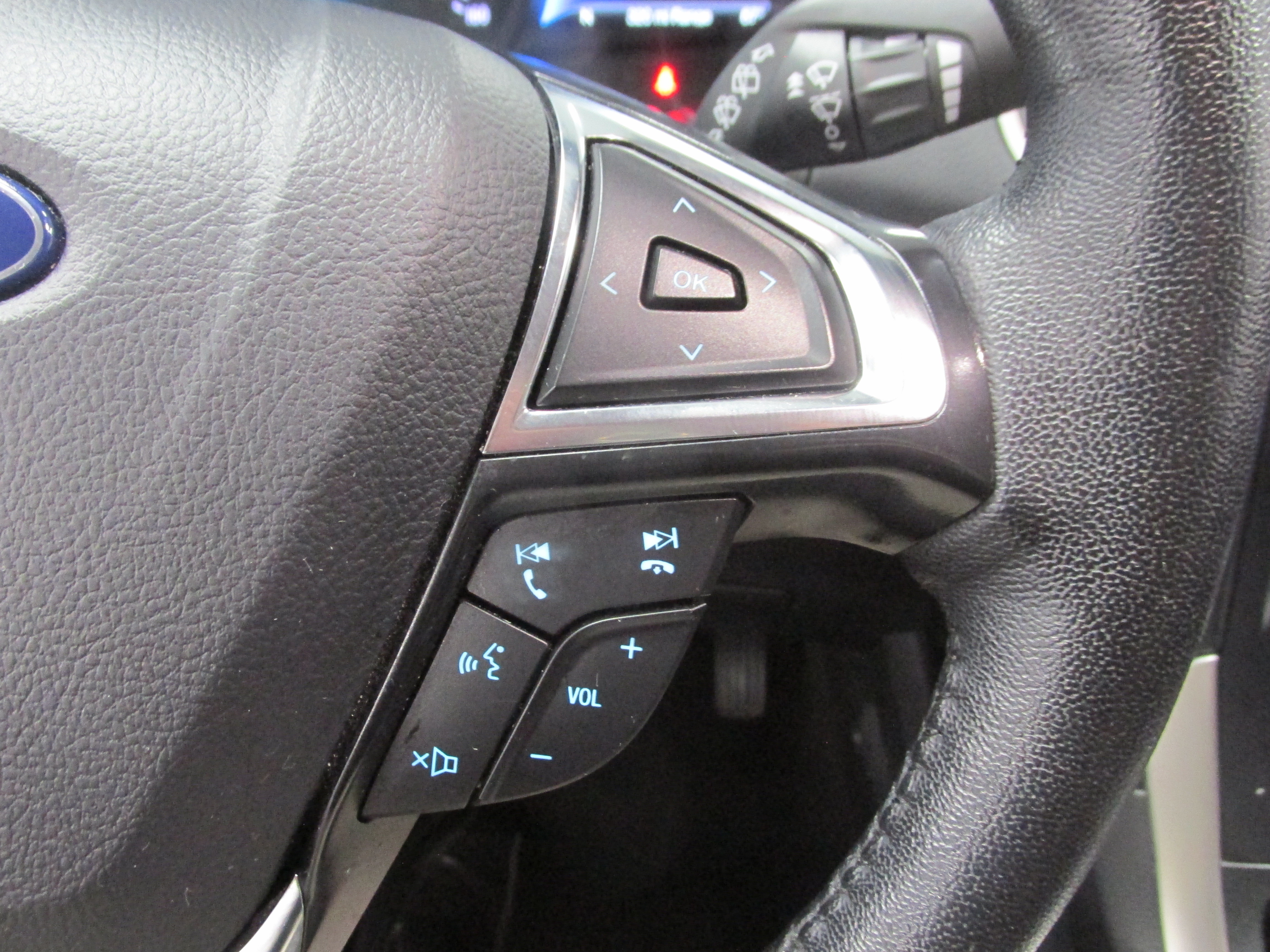 Certified 2024 Ford Edge SEL AWD/4WD image 33