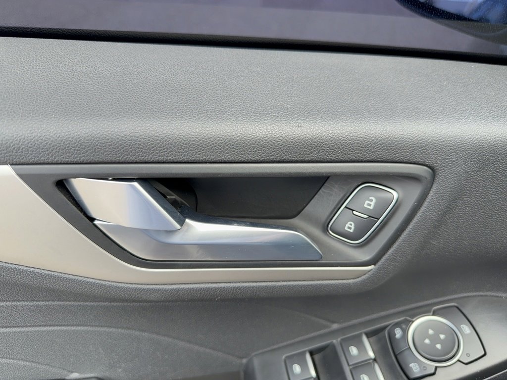 Certified 2022 Ford Escape SEL image 9