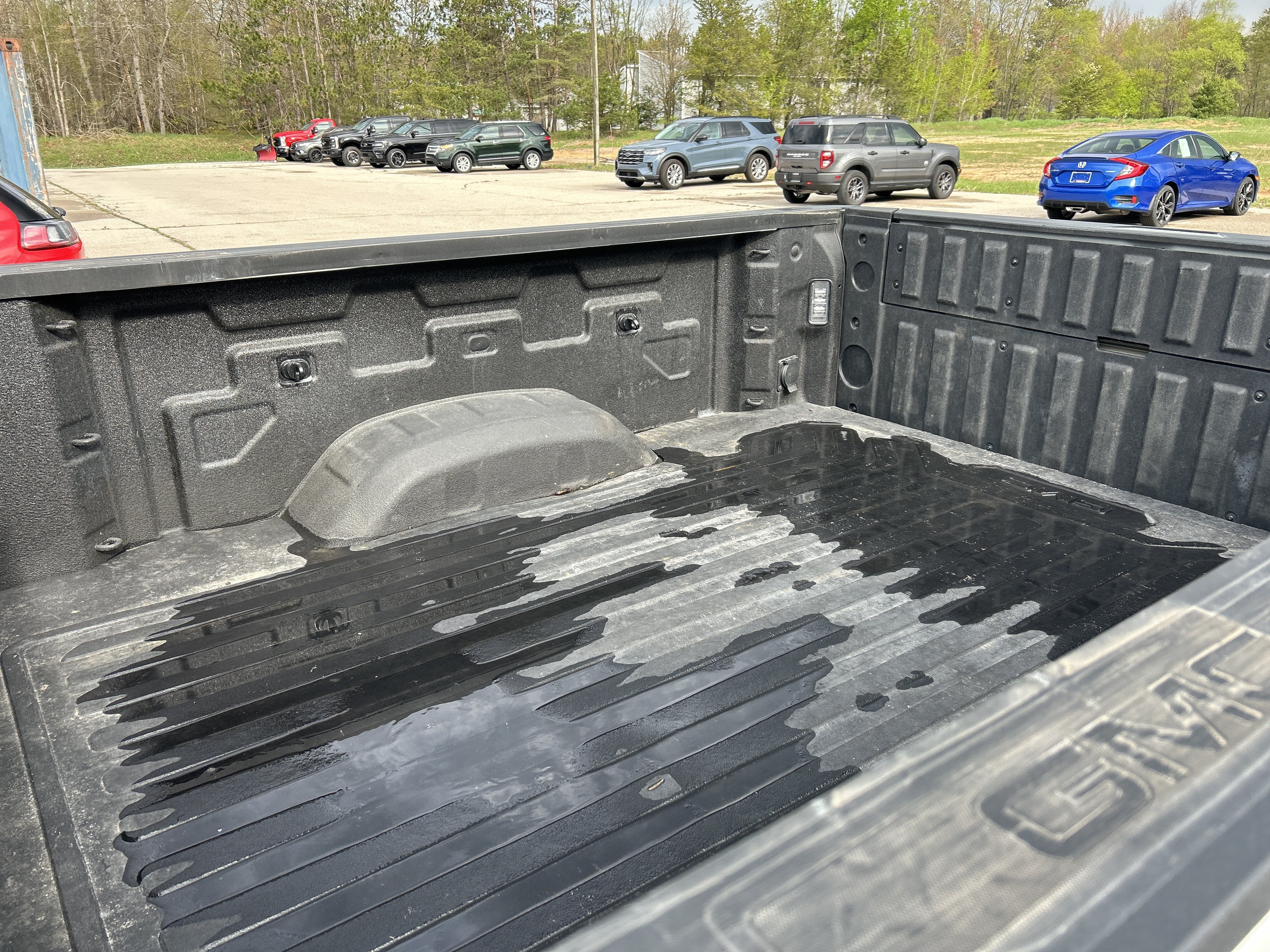 Used 2024 GMC Sierra 2500 AT4 w/ Technology Package AWD/4WD image 11