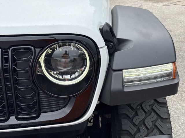 Used 2024 Jeep Wrangler Unlimited Sport AWD/4WD image 10