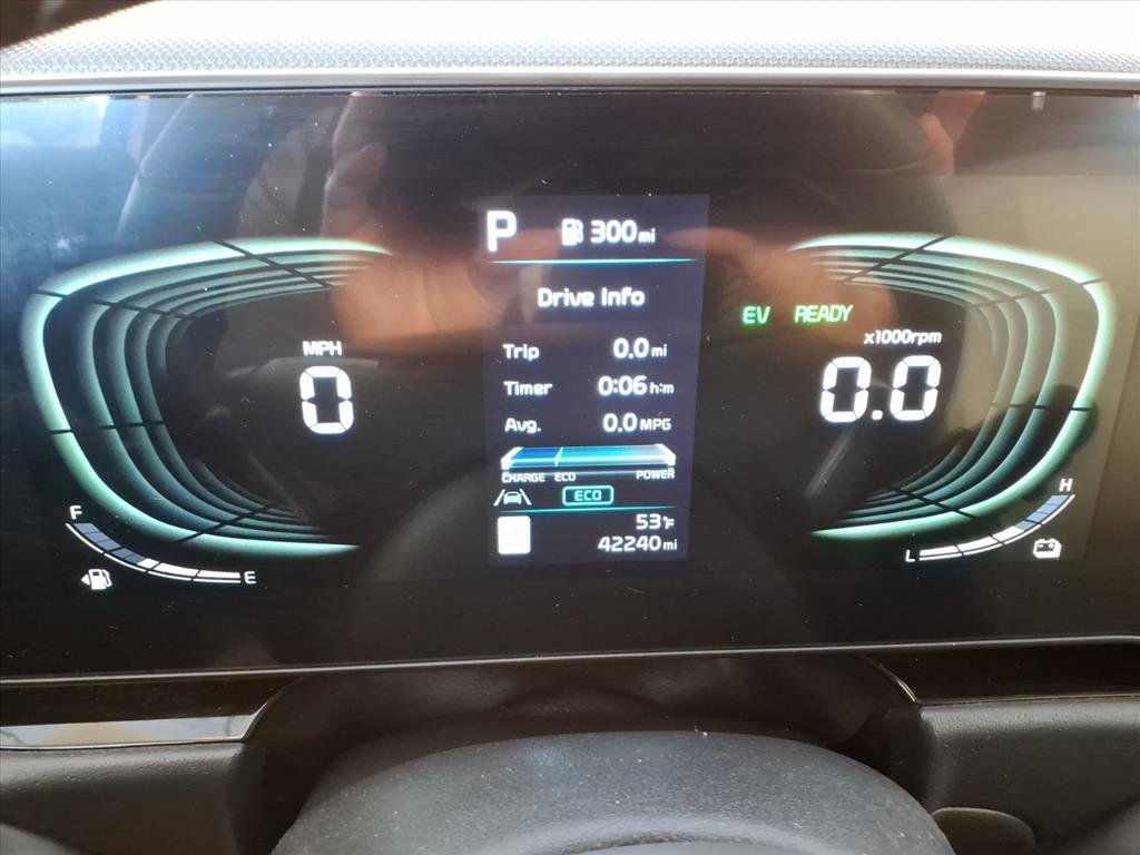 Used 2023 Kia Niro EX image 25