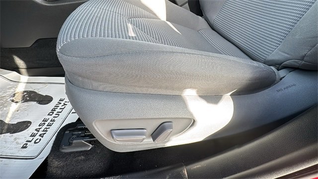 Used 2021 Toyota Highlander LE image 10