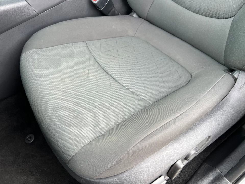 Used 2024 Toyota RAV4 XLE image 14