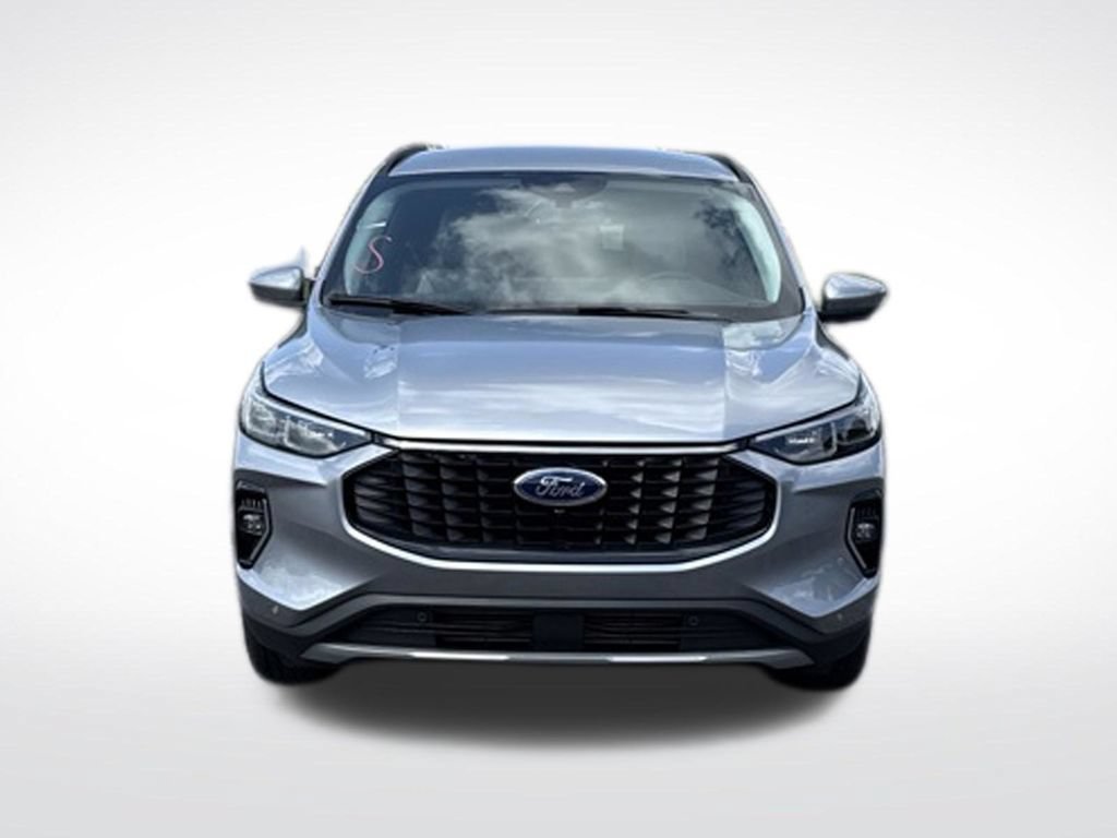 Certified 2023 Ford Escape Platinum AWD/4WD image 2