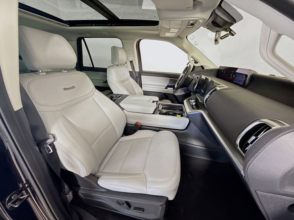 Certified 2025 Ford Expedition Platinum AWD/4WD image 31