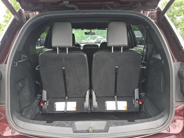 Certified 2018 Ford Explorer XLT w/ Equipment Group 202A AWD/4WD image 35