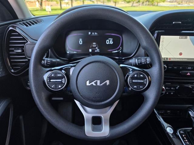 Used 2025 Kia Soul S FWD image 3