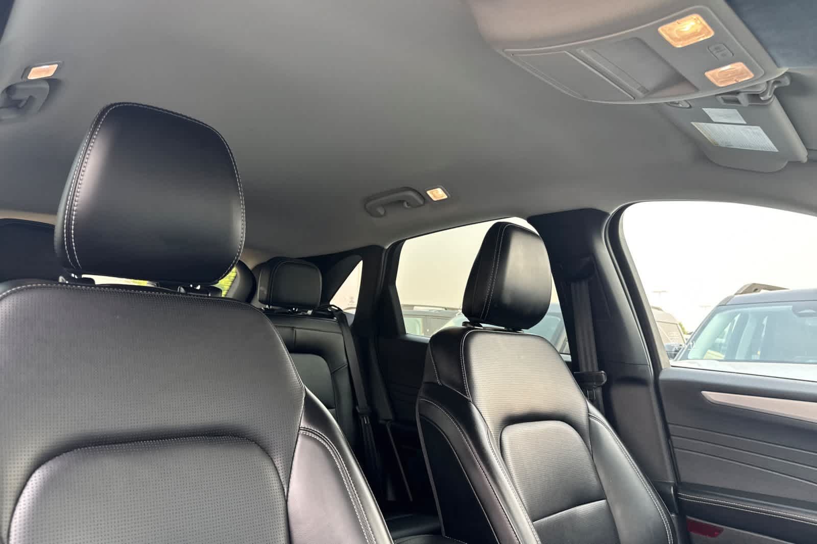 Certified 2025 Ford Escape Platinum AWD/4WD image 17