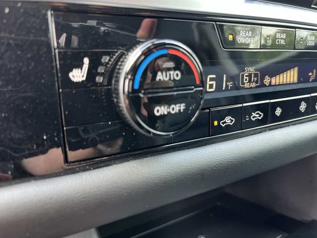Used 2024 Nissan Pathfinder SL FWD image 42