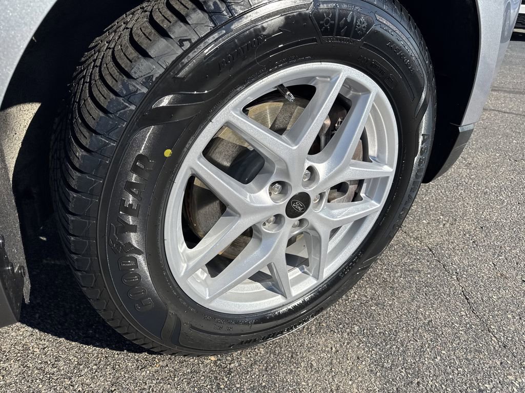 Certified 2024 Ford Edge SEL image 11