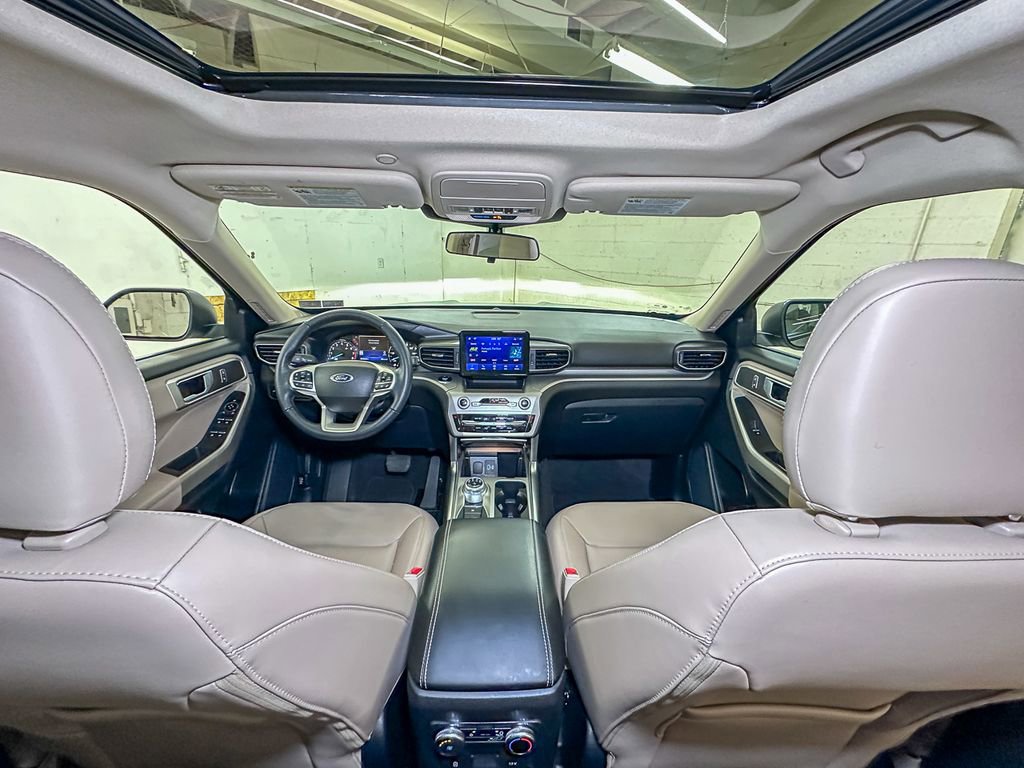 Certified 2022 Ford Explorer XLT w/ Equipment Group 202A image 34