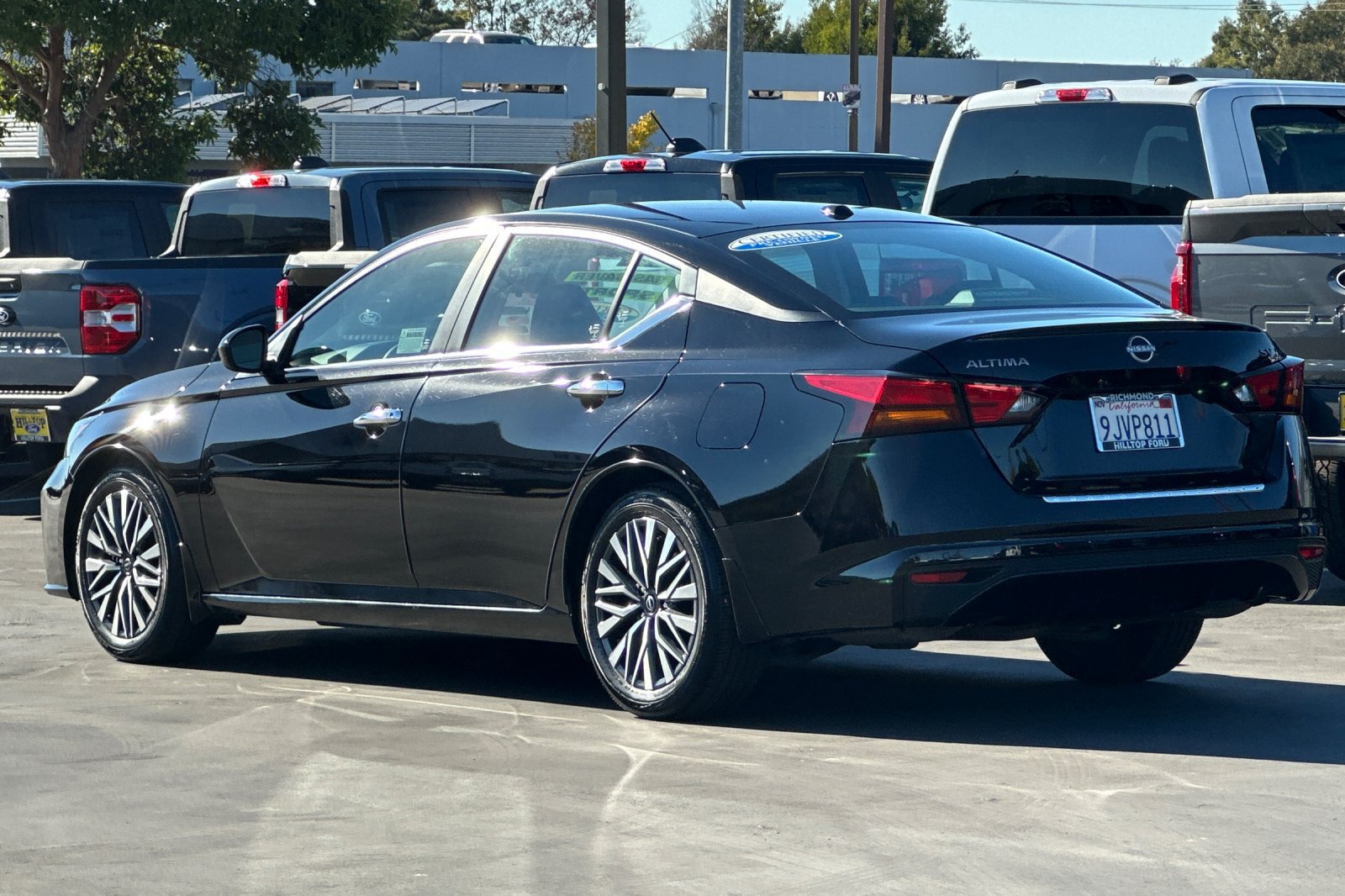 Used 2023 Nissan Altima 2.5 SV FWD image 9