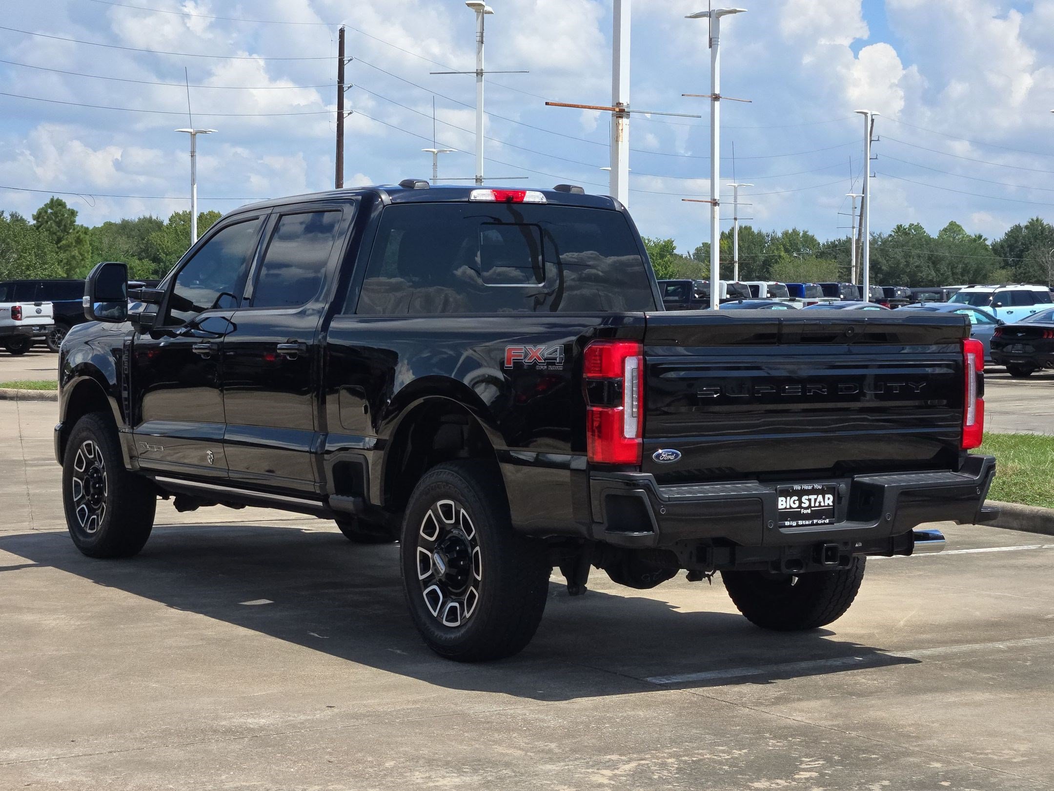Certified 2025 Ford F250 Platinum w/ FX4 Off-Road Package AWD/4WD image 7