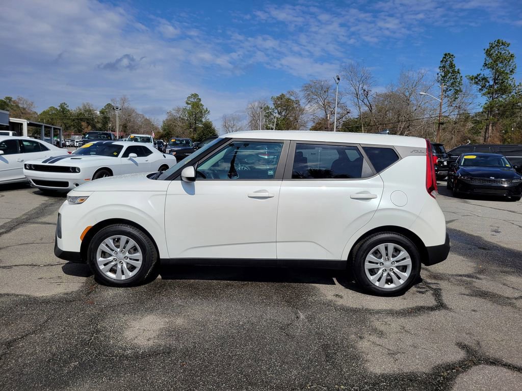 Used 2020 Kia Soul LX image 2