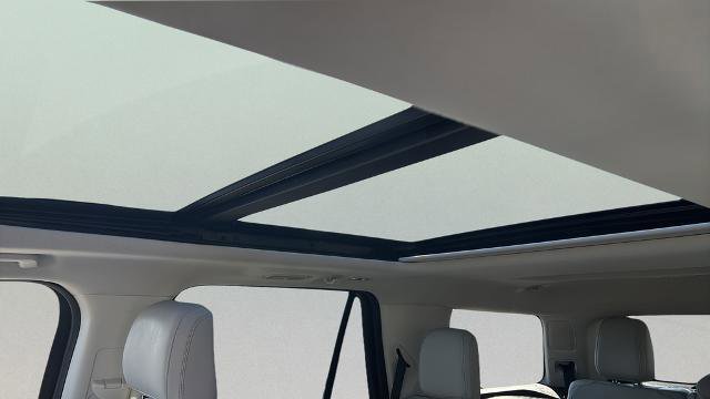 Certified 2025 Ford Expedition Platinum image 12