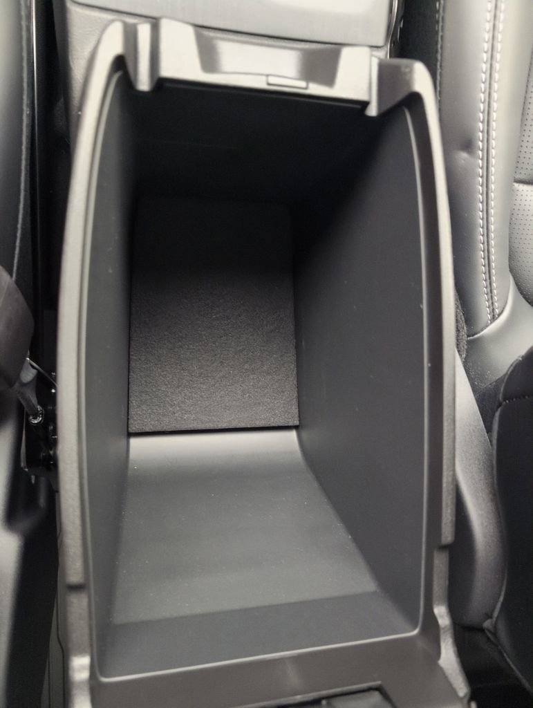 Certified 2025 Ford Escape Platinum image 47