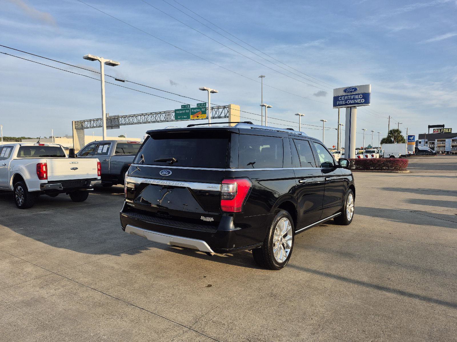 Certified 2018 Ford Expedition Max Platinum image 4