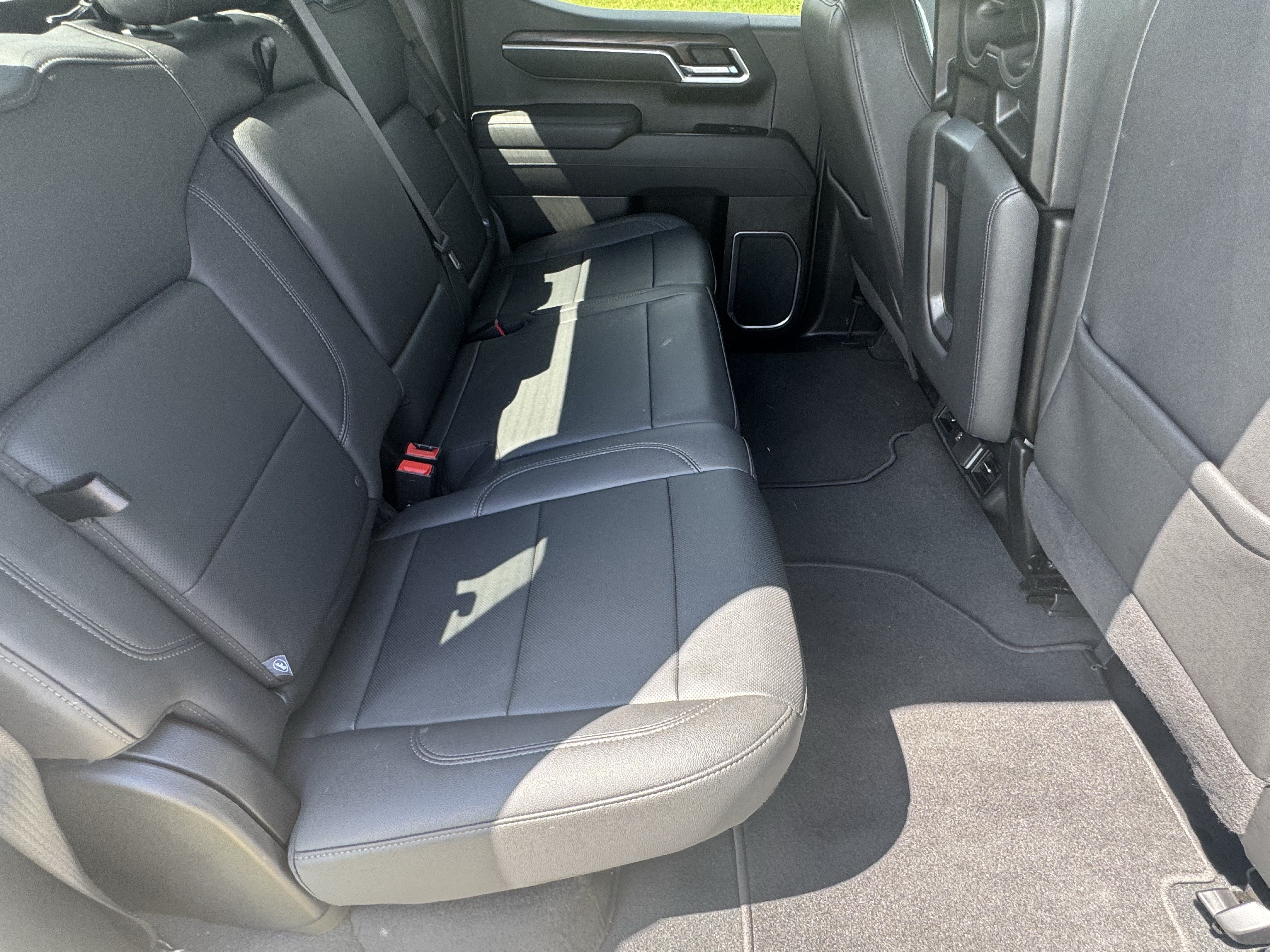 Used 2025 GMC Sierra 1500 SLT AWD/4WD image 16