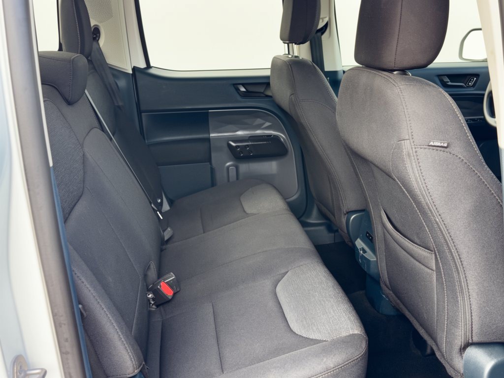 Certified 2025 Ford Maverick XL FWD image 29