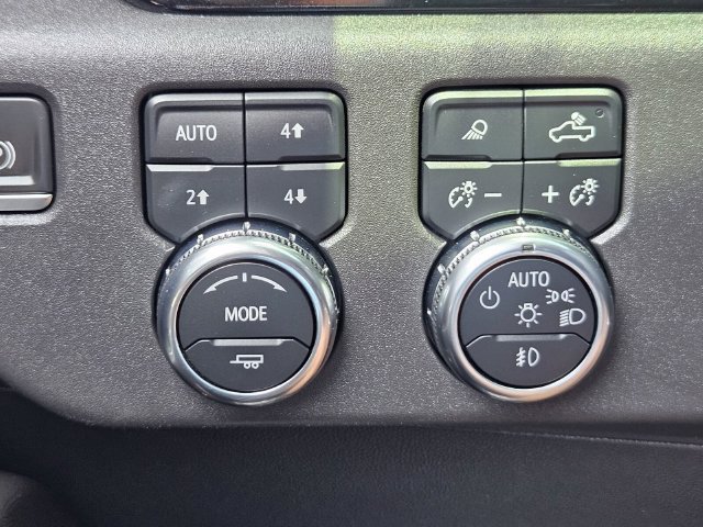 Used 2022 GMC Sierra 1500 SLT AWD/4WD image 35
