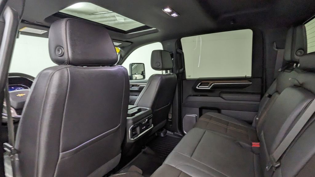 Used 2024 Chevrolet Silverado 3500 High Country w/ High Country Premium Package image 36