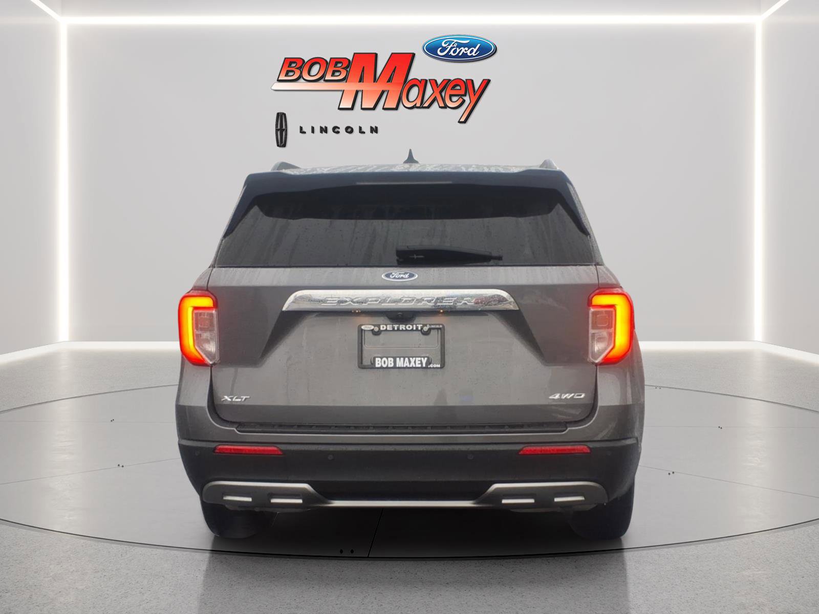 Certified 2023 Ford Explorer XLT w/ Equipment Group 202A image 3