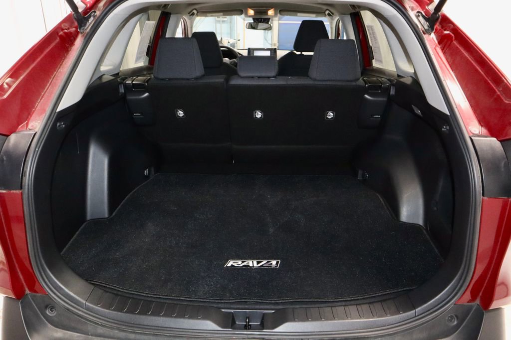 Used 2020 Toyota RAV4 LE w/ Carpet Mat Package FWD image 13