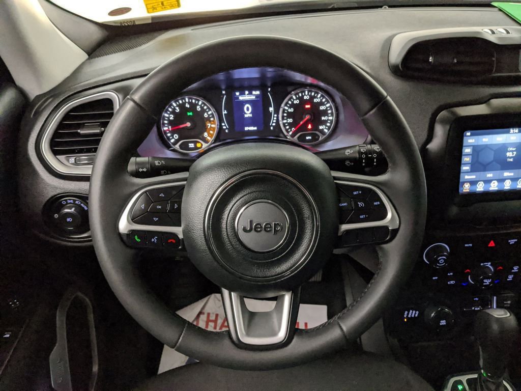 Used 2018 Jeep Renegade Latitude w/ Popular Equipment Group image 10