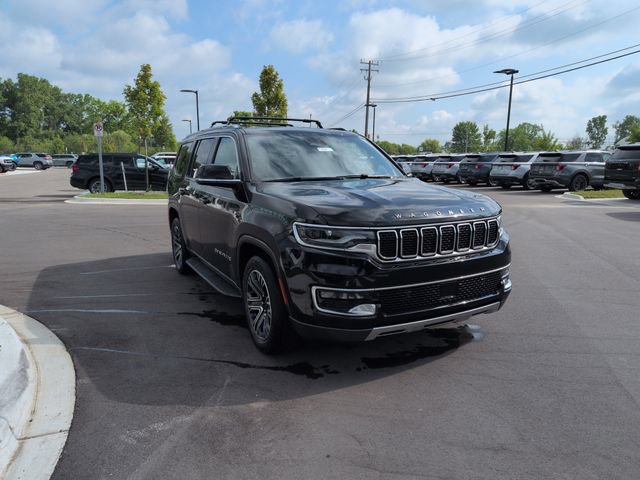 Used 2022 Jeep Wagoneer Series III AWD/4WD image 7
